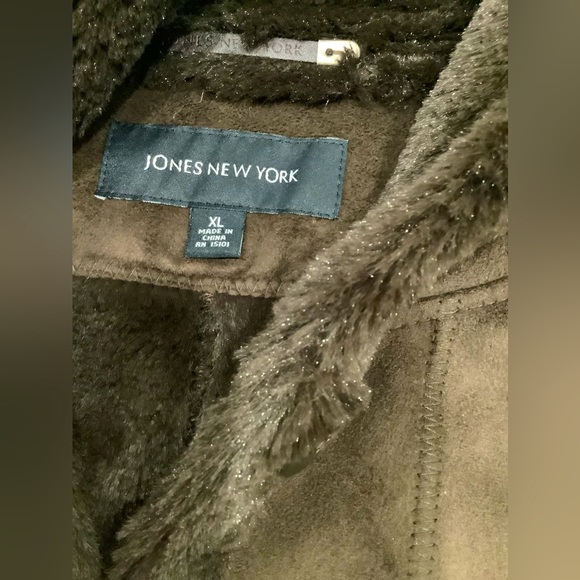 FLASH SALE‼️Soft faux suede coat LIKE NEW🥀 - Picture 6 of 12